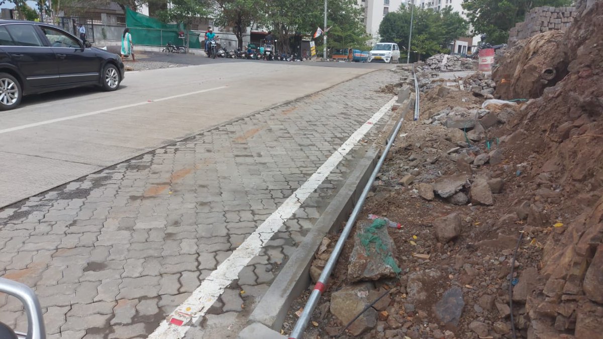 RohanGaikwadMAH's tweet image. Official Complaint launched by #MNS with the Additional Commissioner of #PMC against the illegal digging of road & illegal water connection at Cloud 9 road #NIBM
Have demanded strict action against the builder.
@NIBMFORUM @Vispi_Karkaria @pune_pulse @PMCPune @anilshidore #Pune