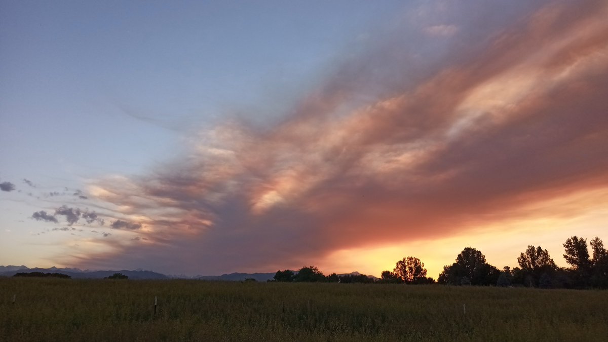NCAR_ACOM's tweet photo. Sunset on 20230626 at 8:20 PM MT highlights a #smoke #plume from the #SpringCreekFire in #Parachute Colorado. Photos from #NiwotCO in #FrontRange. #Wildfire has grown to 3,000 acres:
https://t.co/ze7Et8geAH
#WACCM #WRFChem #wildfires #WildfireSmoke #Interstate70 #AirQuality https://t.co/bw2FUB8uDe