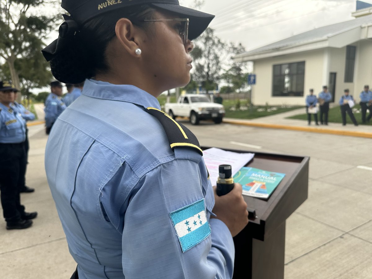 DCAF_Geneva's tweet image. #Police education is the principal route to police modernization. DCAF has worked on capacity building for 257 train-the-trainers on the manual of #useofforce of the @PoliciaHonduras who will continue institutionalizing their new doctrine. dcaf.ch/honduras-assis…