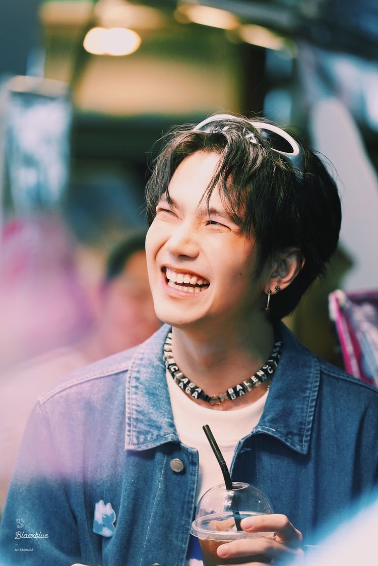 To my 1% family 💙

A journey always have ups and down, the only thing possible is either running away or moving forward.. we have come so far together ,, so let's hold hands and "trust the one we luved" 🥰

#WeTrustBuild <a href="/JakeB4rever/">BIU.</a>