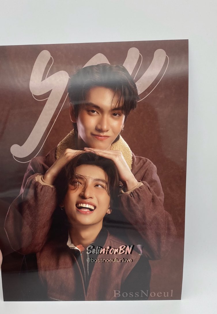 _officialselin's tweet photo. My first BossNoeul magazine even my first BN merch I bought finally arrived, yah I cried opening it TT
Kinda felt like all my hard work paid off, I’m so happy and the photocard are so cute and the poster🥹
#YOUofficial
#YOUPhotoMagazine
#YOUxBossNoeul
#YOUMagazineLiveBossNoeul https://t.co/r9T1v29ikf