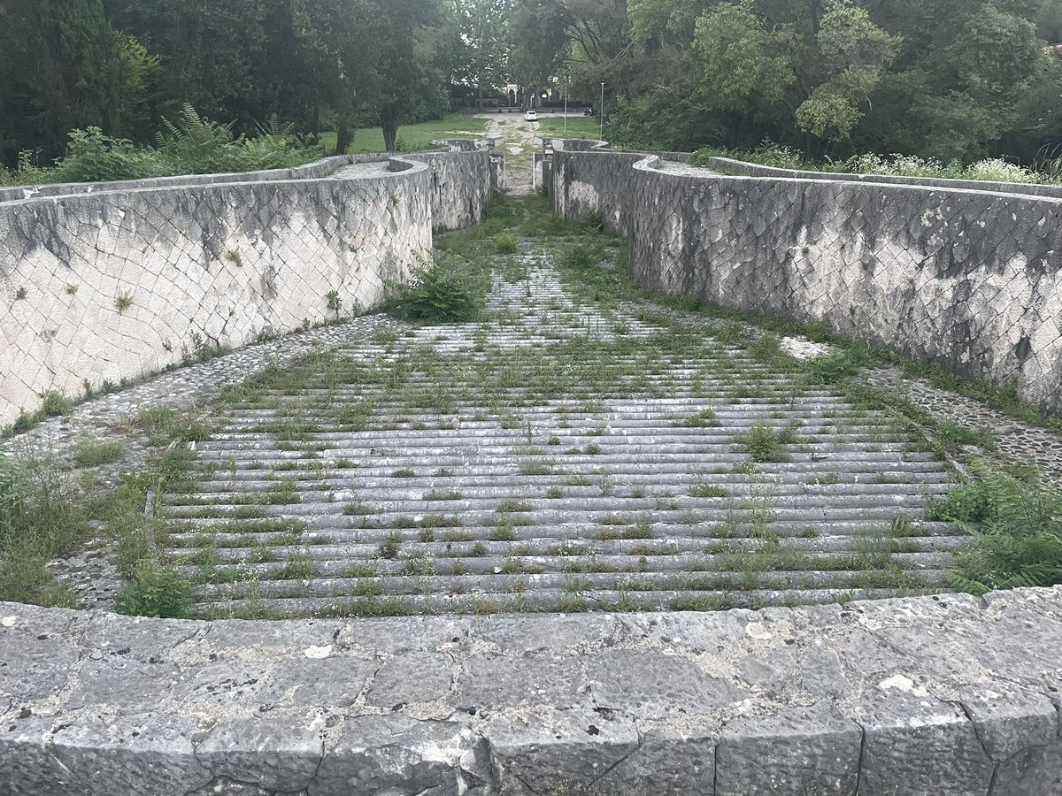 marjanacat's tweet photo. Hi @SpomenikDatabse, I visited Partizansko Groblje in Mostar the other day.  I can still see the beauty of this spomenik despite the weeds and fig trees growing wild. https://t.co/86ehIMWwC3