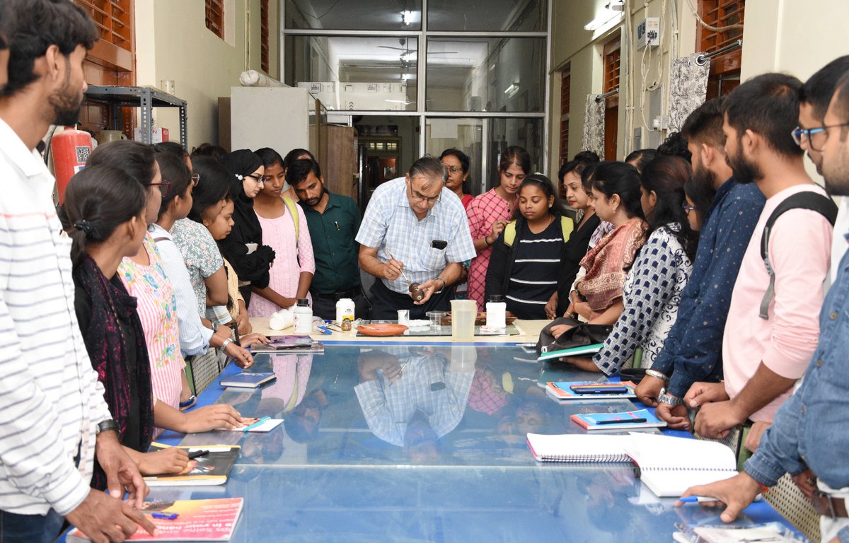 Abhyuda40865463's tweet image. इलाहाबाद संग्रहालय में आज 27 जून 2023 को कला वस्तुओं के संरक्षण विषयक कार्यशाला में आग से सुरक्षा की तकनीक व बारीकियों से अवगत कराया गया। #AllahabadMuseum #ConservationWorkshop
#AzadiKaAmritMahotsav 
#MinistryOfCulture 
#GovernmentOfIndia