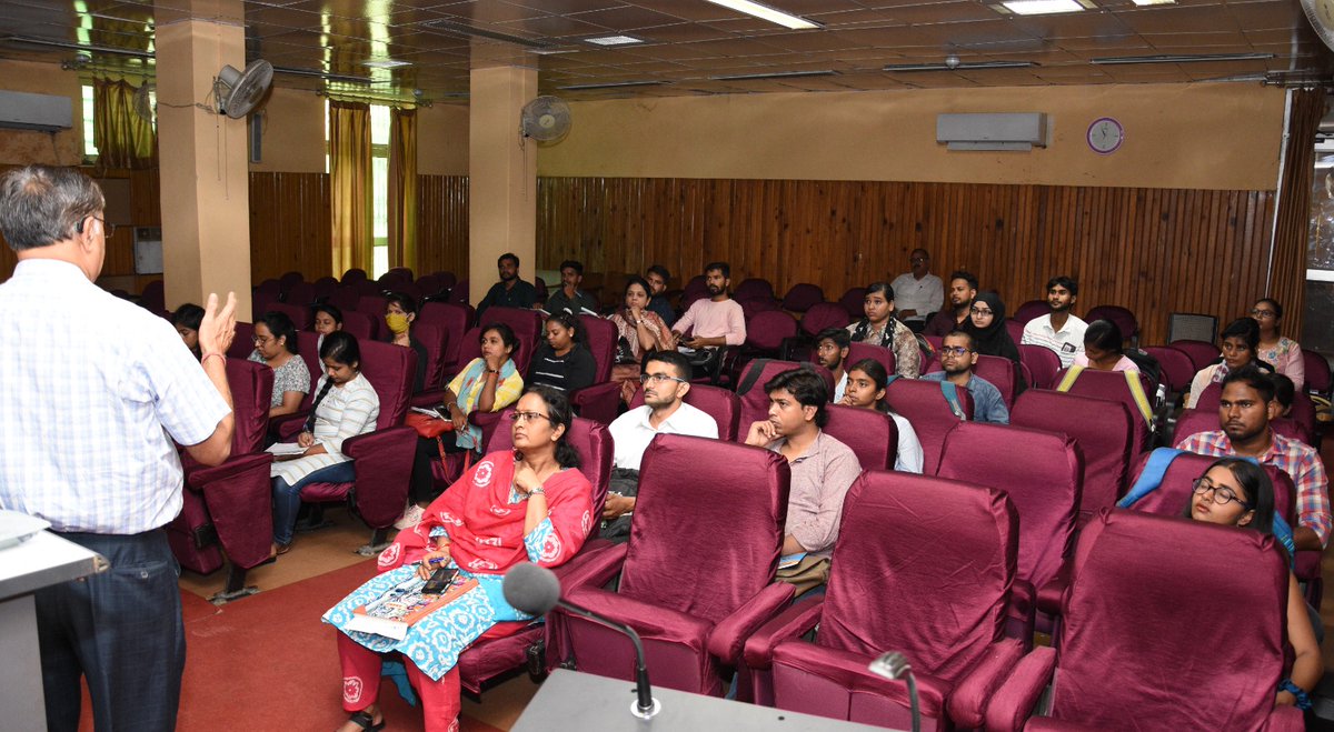 Abhyuda40865463's tweet image. इलाहाबाद संग्रहालय में आज 27 जून 2023 को कला वस्तुओं के संरक्षण विषयक कार्यशाला में आग से सुरक्षा की तकनीक व बारीकियों से अवगत कराया गया। #AllahabadMuseum #ConservationWorkshop
#AzadiKaAmritMahotsav 
#MinistryOfCulture 
#GovernmentOfIndia