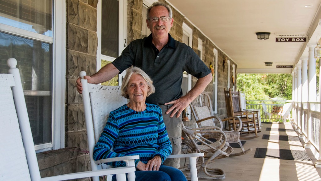 DiscoveryMap's tweet image. Congratulations to Ed &amp;amp; Shirley Ciociola and Discovery Map of Gatlinburg on the publication of the 2023-2024 maps! 🌟🗺️🎉

Gatlinburg is a mountain paradise offering outdoor adventures, picturesque landscapes, and a lively downtown. 

#Gatlinburg #discoverymap