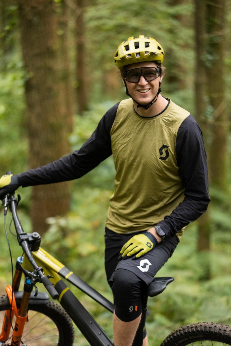 bikeonscott's tweet photo. Can you find the best singletrack out in Ireland? ☘️ @scottylaughland answers that question for you as he takes you on a road trip through @tourismireland. This episode of Chasing Trail is out now!

📽️ Follow the trail to https://t.co/ELIFKyc3ht 

#SCOTTbikes 
#SCOTTgenius https://t.co/SxE7f0ypVM
