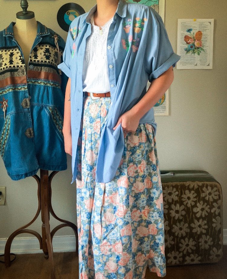 CCSVintageShop's tweet photo. WHOLE SHOP ON SALE NOW!!! 

Check it out 💕🌞🪴🌸🌼

https://t.co/HFNikNtXGO https://t.co/HP82PQw515