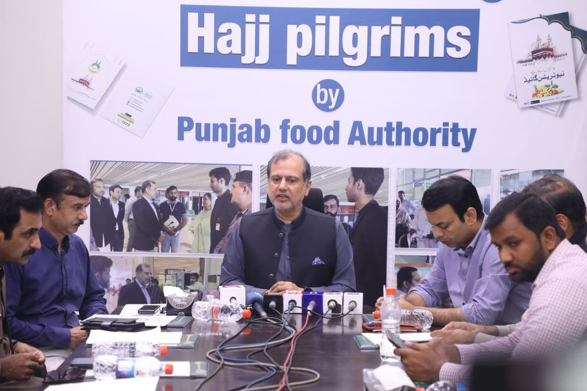 PFAHQOfficial's tweet photo. حاجیوں کی صحت کا خیال رکھنے اور ان کا اپنے غذائی فیصلے خود کرنے میں مدد دینے کا منفرد اور اپنی نوعیت کا پہلا منصوبہ “حج نیوٹریشن گائیڈ” کی مکمل تفصیل اس ویڈیو میں!

#Hajj23 #Hajj2023 #HajjMubarak #HajjPilgrims #Food #Foodsafety #Health

@CS_Punjab https://t.co/YeXwy5WhCa