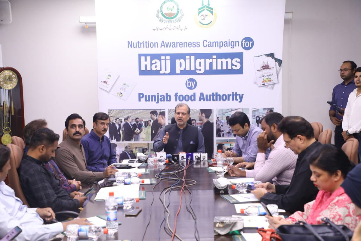 PFAHQOfficial's tweet photo. حاجیوں کی صحت کا خیال رکھنے اور ان کا اپنے غذائی فیصلے خود کرنے میں مدد دینے کا منفرد اور اپنی نوعیت کا پہلا منصوبہ “حج نیوٹریشن گائیڈ” کی مکمل تفصیل اس ویڈیو میں!

#Hajj23 #Hajj2023 #HajjMubarak #HajjPilgrims #Food #Foodsafety #Health

@CS_Punjab https://t.co/YeXwy5WhCa