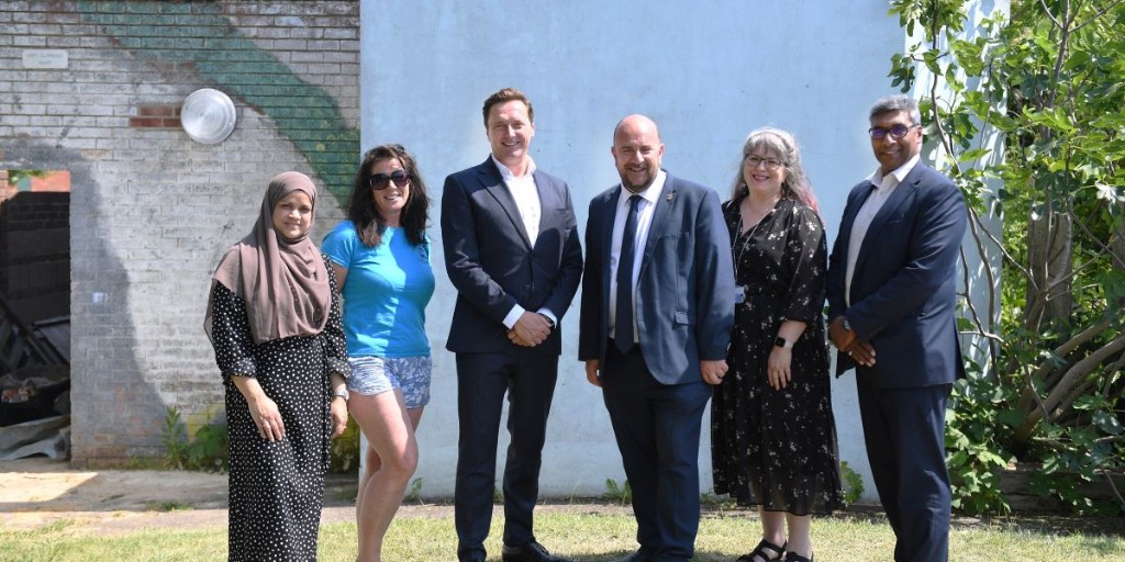 portsmouthtoday's tweet photo. Exciting news! @BAES_Maritime has donated ยฃ500,000 to boost #Portsmouthโs youth services to create a new educational facility in #Stamshaw Adventure Park. This money will fund the design, build and fit-out, helping us to support more young people. https://t.co/3uHuOKKAy4 https://t.co/8Kfs8VJa7L