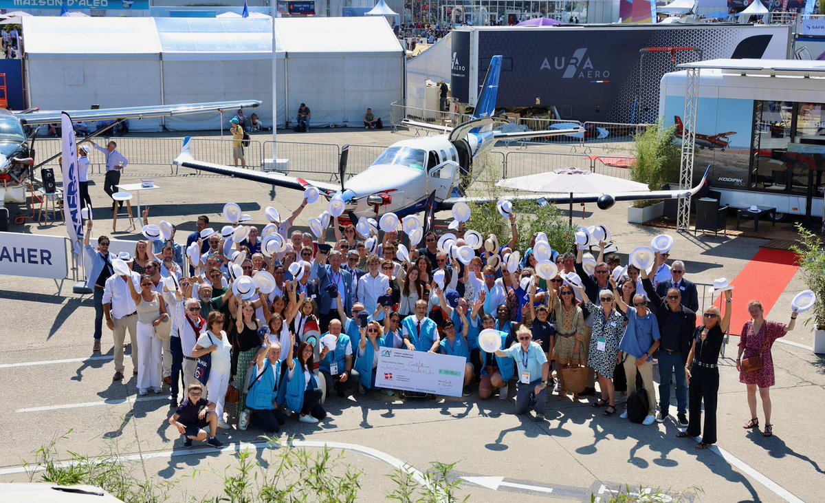 ONG_ASF's tweet photo. Notre présence au @salondubourget fut marquée par 4 temps forts ! Merci à @FONDAHER1, @Ecologie_Gouv, @_FLYING_WHALES_ et @prattandwhitney d'avoir rendu ce moment incroyable avec un partenariat reconduit, une médaille aéronautique, des conférences inspirantes et un beau trophée ! https://t.co/l4YmXQK3VD