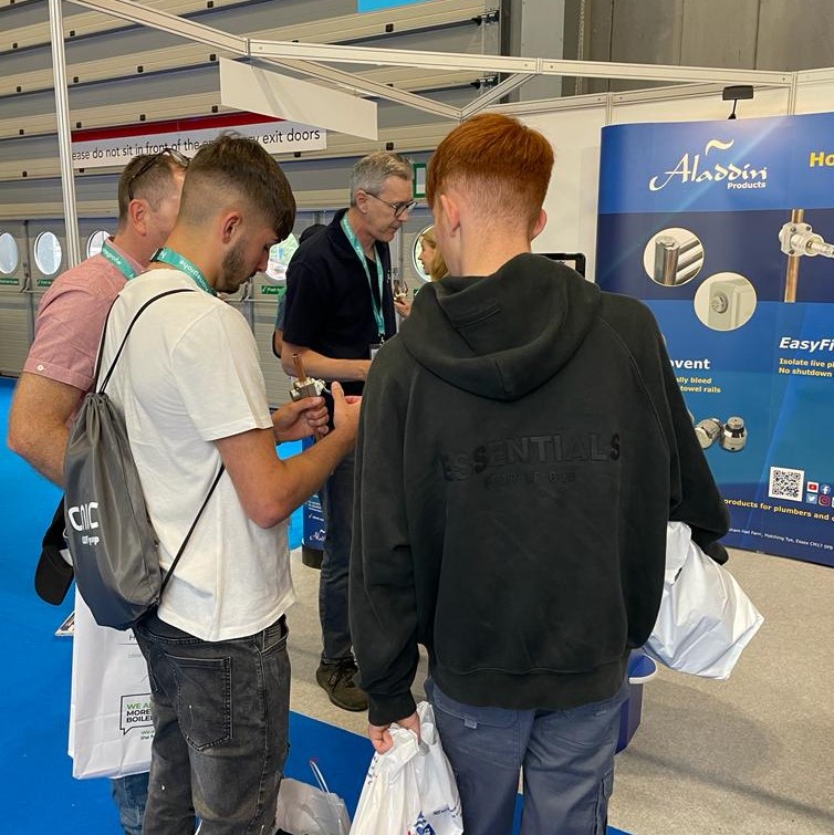 AladdinNlb's tweet photo. Great start to @Installer_Show.  See the EasyFit Isolator in action. Have a go yourself, you could win a drone!
#plumber #plumbers #plumbing #hvac #easyfit #InstallerSHOW2023 #Competition #plumbingproblems #facilitiesmanagement https://t.co/juDcAX9eEK