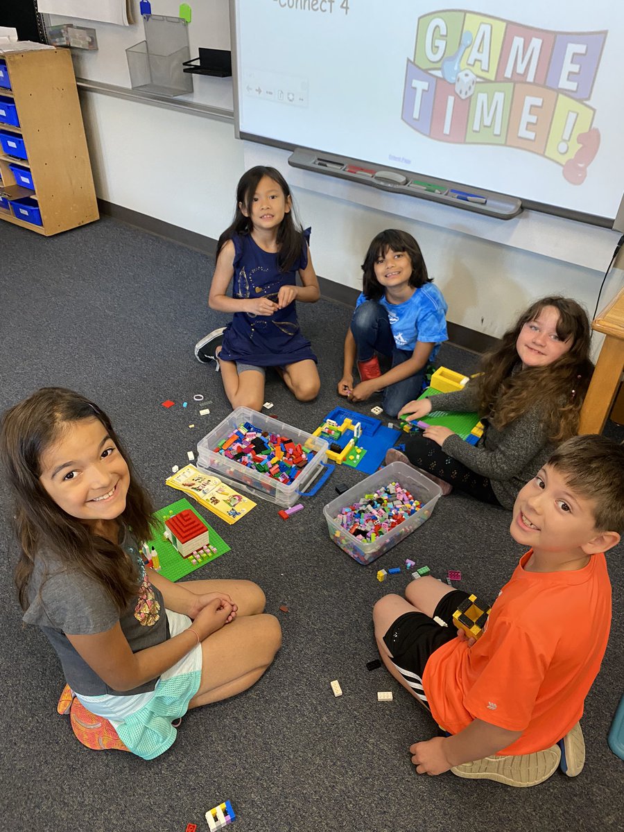 We love game time at summer school 🃏🎲🧩