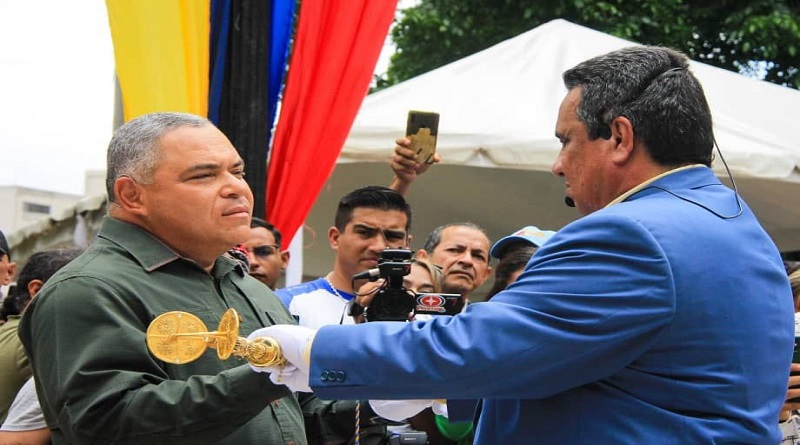 Réplica de la espada de Bolívar llega a Lara

#IntegraciónTecnológica

vtv.gob.ve/replica-espada…
