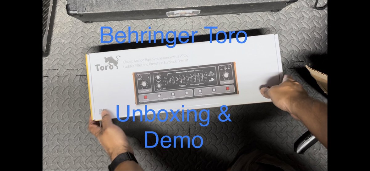 twocargar's tweet photo. Behringer Toro Unboxing @ Demo
https://t.co/t2gM7ZVcqa #toro #behringer #taurus #moog #geddylee #midipedals https://t.co/2cW8ItyIJB