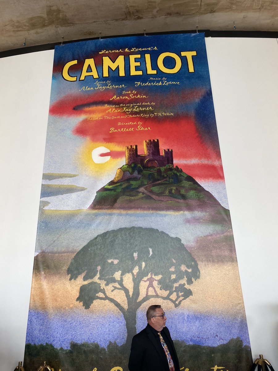 TCersonsky's tweet photo. First thing I did when I moved back to NYC? 
See a show of course (and one of my all-time favorites) @CamelotBway @PeterNHadar 
with the incomparable @Phillipasoo, @McDrewBur, and Jordan Donica! Doing Richard Harris (@JaredHarris) proud https://t.co/avGqU6JjYx