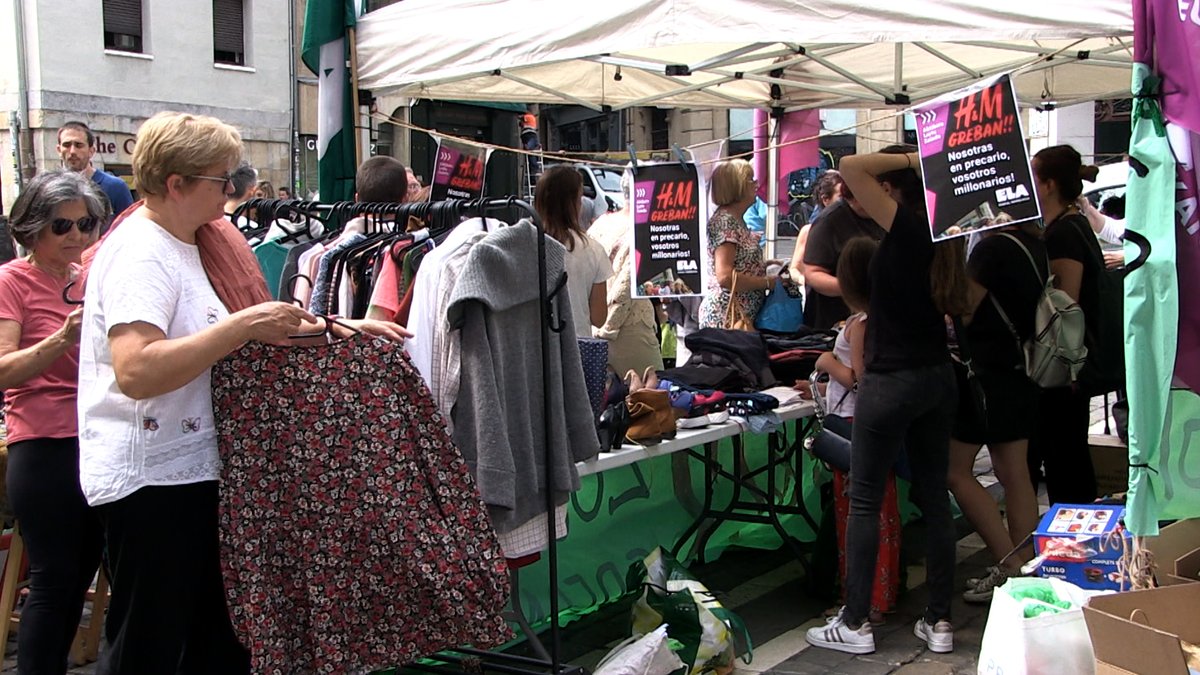 AhotsaInfo's tweet image. [BIDEOA] La Moreako H&amp;amp;M dendako langileek 200 egun bete dituzte greban #GrebaMugagabea
ahotsa.info/edukia/la-more…