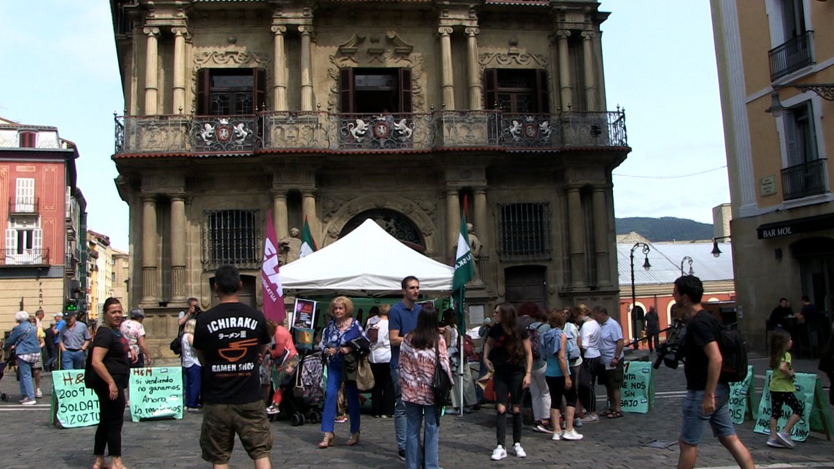 AhotsaInfo's tweet image. [BIDEOA] La Moreako H&amp;amp;M dendako langileek 200 egun bete dituzte greban #GrebaMugagabea
ahotsa.info/edukia/la-more…