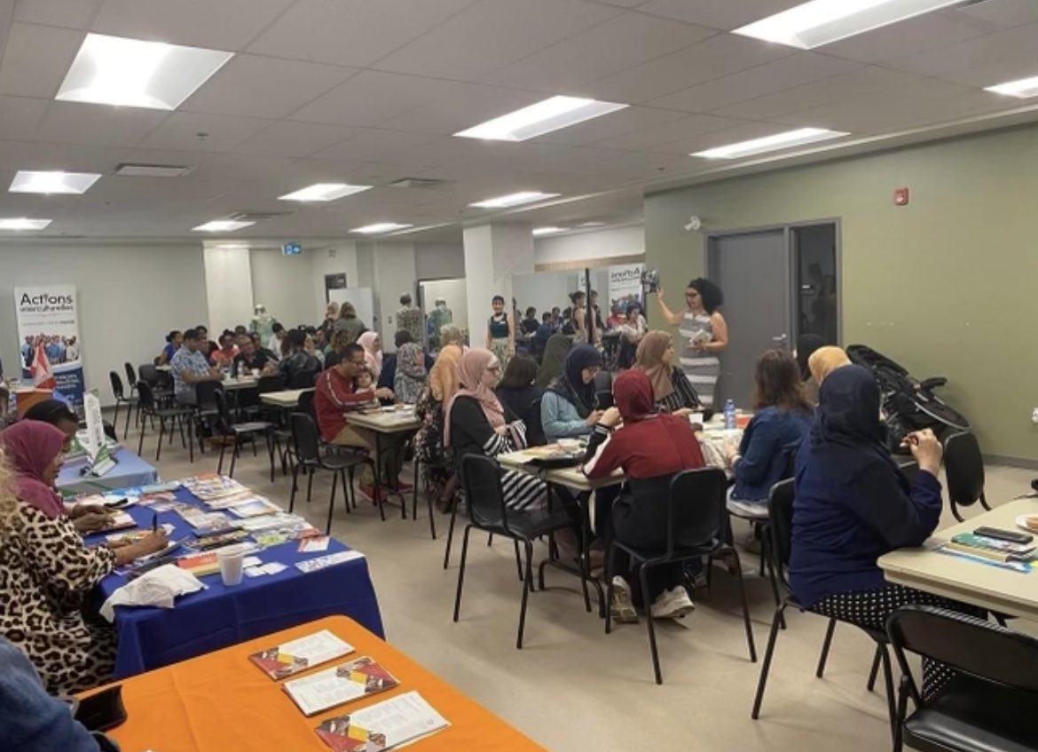 Quelle ambiance animée à la <a href="/cmfoottawa/">CMFO</a> ! Café communautaire du <a href="/MonCepeo/">CEPEO</a> suivi d'un spectacle énergique de la St-Jean par La Ligue du Bonheur. Une performance pleine d'entrain qui a fait le bonheur des petits et grands qui ont chanté, dansé et tapé des mains! #Francophonie