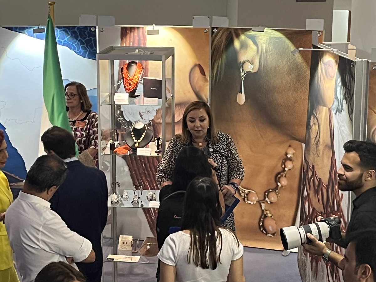 EU_today's tweet photo. Expo “Tradizione Campana: L’Arte del Cammeo e del Corallo”in the European Parliament, hosted by Isabella Adinolfi MEP. @Isa_Adinolfi 
https://t.co/XfJX7H1MFZ
#EUToday https://t.co/OCbRLYpObi