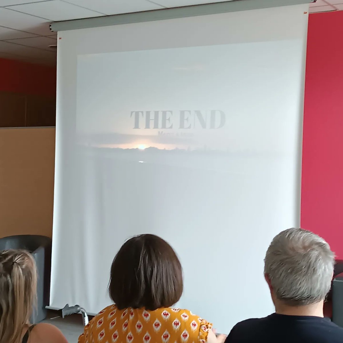 Dernière rencontre entre les #SAPAT 1 et les résidents des #EHPAD du sud Mayenne pour clôturer le projet #msa Part'âge...
Des sourires, des souvenirs et de beaux moments...