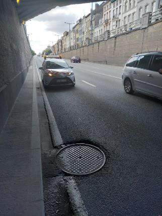 dimitristrobbe's tweet photo. On vient de réparer cette #taque dangereuse sur l'Avenue de la Reine - La sécurité pour vous tous et toutes! 🚗 https://t.co/exXc7UB09A