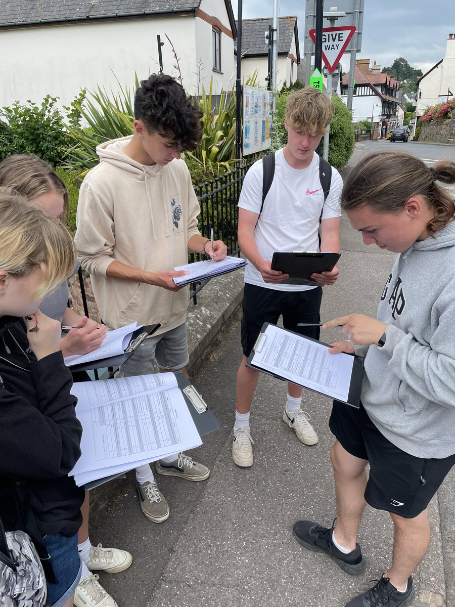 WyedeanGeog's tweet image. Day 2 of our yr 12 A Level Geography residential in Somerset. Afternoon in the beautiful village of Porlock investigating rural services and population. @WyedeanSchool #nationalfieldworkweek #questionnaires