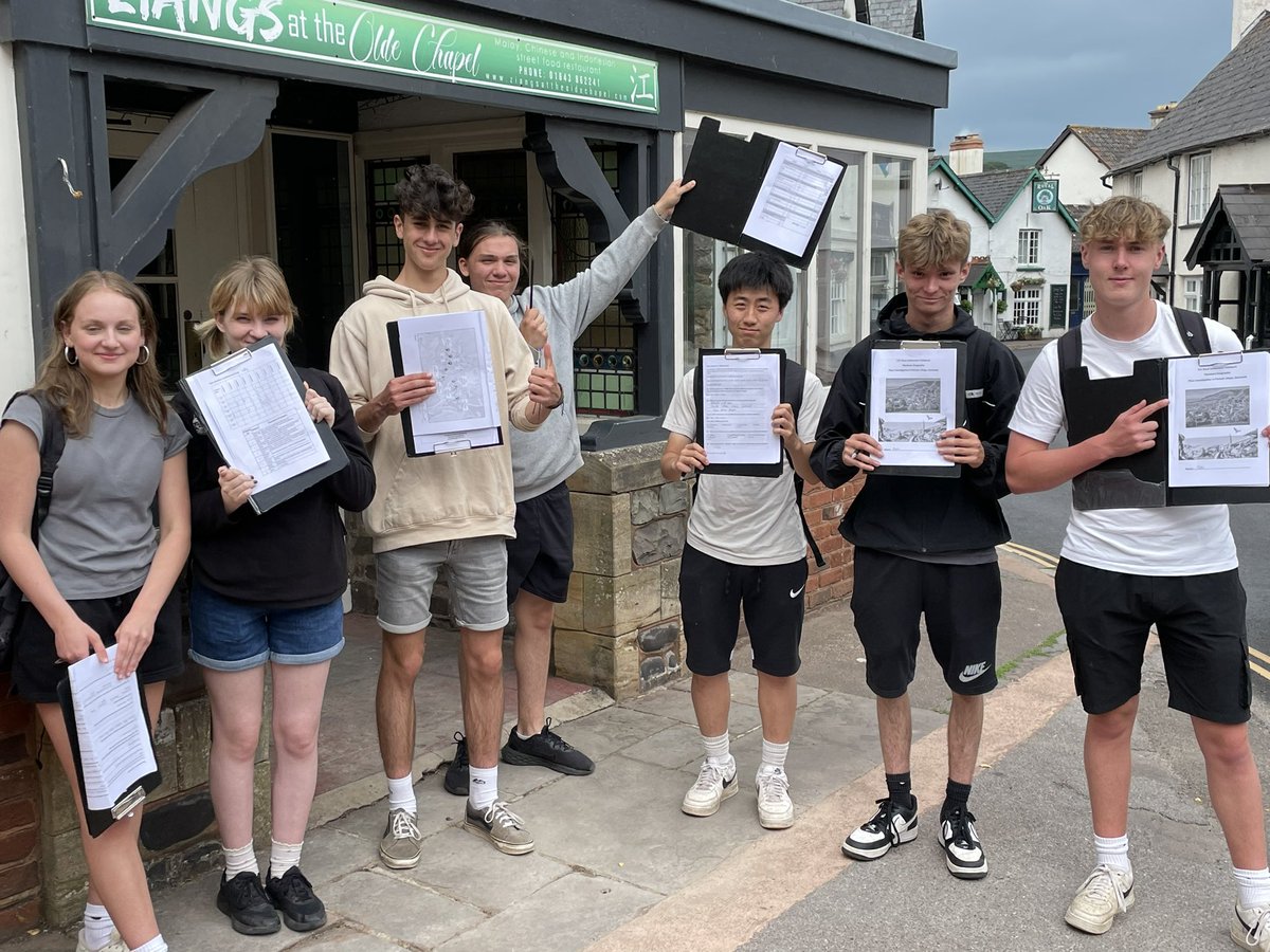 WyedeanGeog's tweet image. Day 2 of our yr 12 A Level Geography residential in Somerset. Afternoon in the beautiful village of Porlock investigating rural services and population. @WyedeanSchool #nationalfieldworkweek #questionnaires