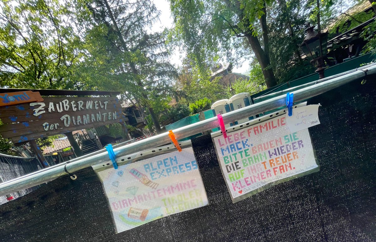 CarrouselChrono's tweet image. That's what #EPspirit is about! #mackmagicmoments #EPcommunity @europa_park @MichaelMack @ThomasMack_EP