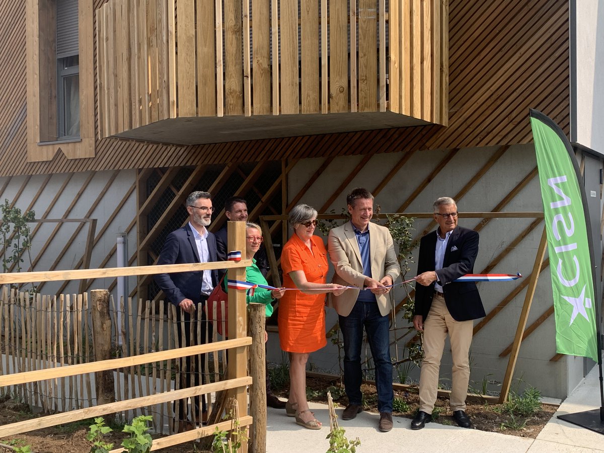 GroupeCISN's tweet photo. INAUGURATION | Kenkiz @villedeguerande 29 collectifs &amp; 2 maisons🌿Trophées innovation #HLM.
Un habitat à la hauteur des enjeux environnementaux qui valorise les ressources locales &amp; qui favorise les échanges intergénérationnels.
@ActeursHlm_PdlL @MXCARCHITECTES @LAdeveloppement https://t.co/y9rosg8dvV