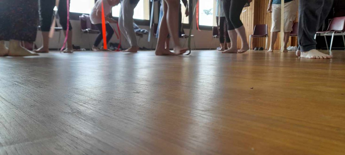 MutNaquitaine's tweet photo. Une expérience sensorielle inédite à #Marsac✨

➡️C'est l'atelier [Part'à chute] 

qui sensibilise les #seniors à l'équilibre et aux effets du #vieillissement sur le corps grâce à la danse 🩰et accompagnés d'un podologue 🦶

#PréventionDesChutes https://t.co/iCiF5XH9SB