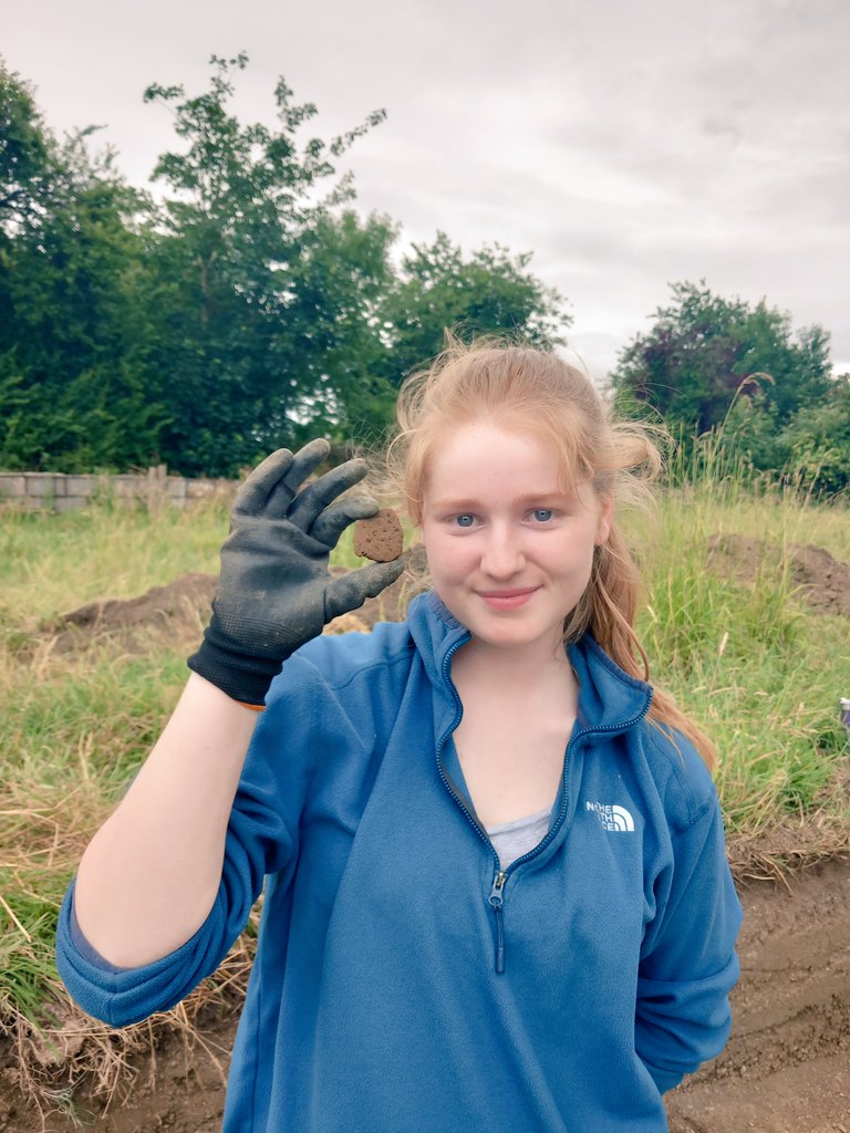 CotswoldArch's tweet photo. 2/2 We've got medieval pot, a cow horn and an intriguing item that we think could be a colander or cheese press 🧀 #kelmscottdig @KelmscottManor https://t.co/1ycP6giXNZ