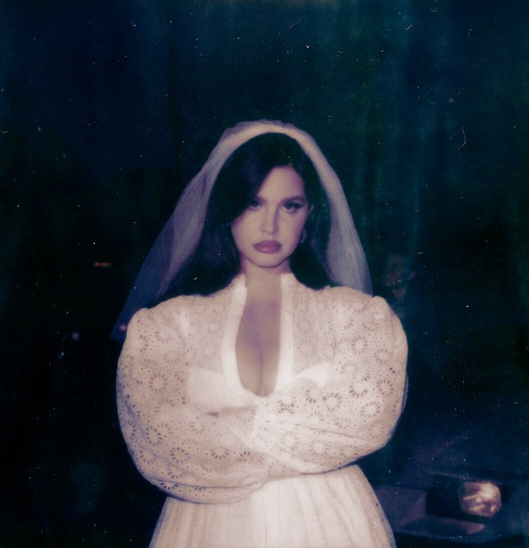 LanaDReyOnline's tweet photo. Lana Del Rey has announced 3 additional European tour dates in the coming weeks:

📍07/04: Amsterdam, NL - Ziggo Dome (17,000 cap)
📍07/07: Dublin, IE - 3Arena (12,000 cap)
📍07/10: Paris, FR - L’Olympia (1,996 cap) https://t.co/9LFbfu9Rf6