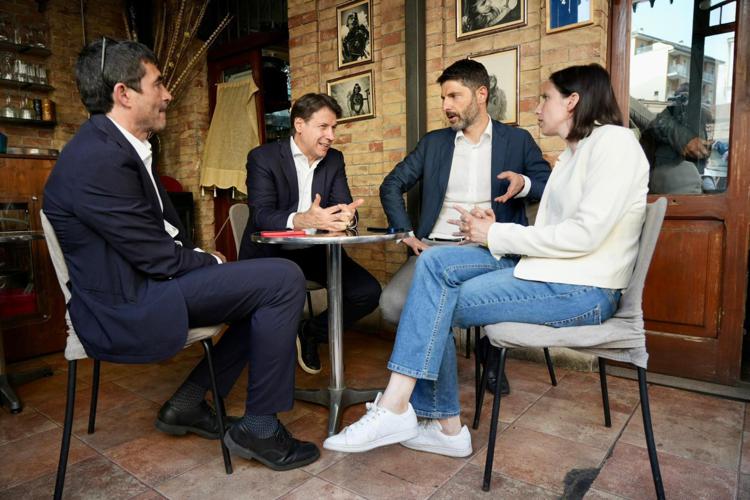 AlessandraOdri's tweet photo. #Molise2023 Purtroppo anche questa volta nessuno ha visto arrivare la Schlein.Per i poveri compagni un'altra solenne batosta.Nonostante l'alleanza tra i partiti di sinistra,anche Conte è arrivato ad un misero 5%!Schein è una garanzia di stabilità per il nostro Paese.Forza Elly!😂 https://t.co/Ffq0jq28lt