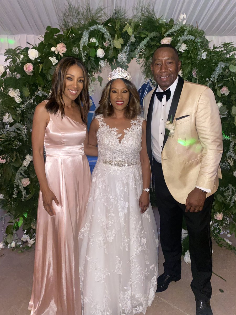 Shaun Robinson (@shaunrobinson) on Twitter photo My Sister. My Friend. 💖I thank God for family - those through blood and those through blessing. I was in my hometown Detroit this weekend where I had the honor of being a bridesmaid at the wedding of my dearest <a href="/alisonvaughn/">Alison Vaughn</a> and her new husband Andre Smith. Love you guys! ❤️ My Sister. My Friend. 💖I thank God for family - those through blood and those through blessing. I was in my hometown Detroit this weekend where I had the honor of being a bridesmaid at the wedding of my dearest <a href="/alisonvaughn/">Alison Vaughn</a> and her new husband Andre Smith. Love you guys! ❤️