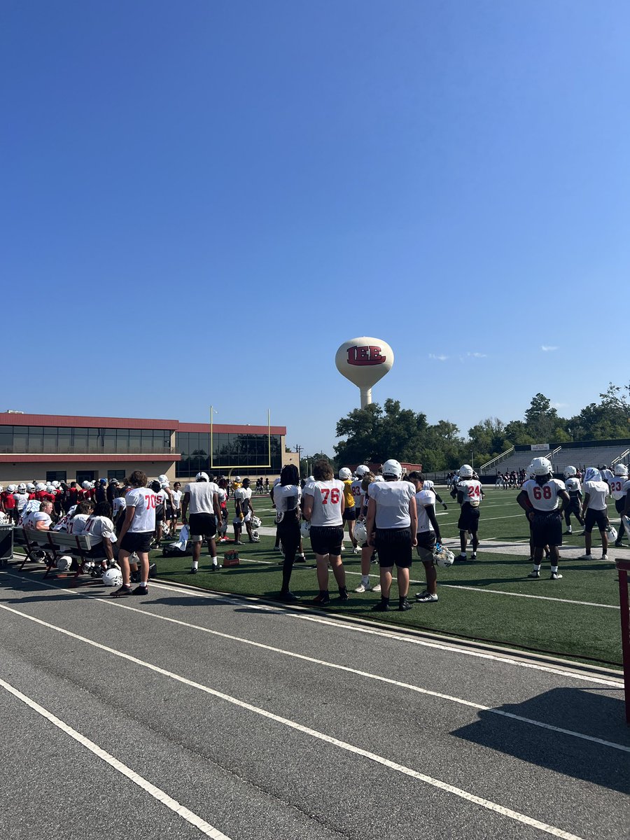 It’s a hot one today! Lee County welcomed Thomasville, Coffee, and Schley for a joint practice ahead of the dead week. Catch more on WALB tonight at 6 and 11 
<a href="/rockerlee229/">The Rocker Lee</a> <a href="/TvilleDogsFB/">Thomasville Football</a> <a href="/SchleyAthletics/">Schley Athletics</a> <a href="/coffee_trojans/">Coffee Trojans FB</a>