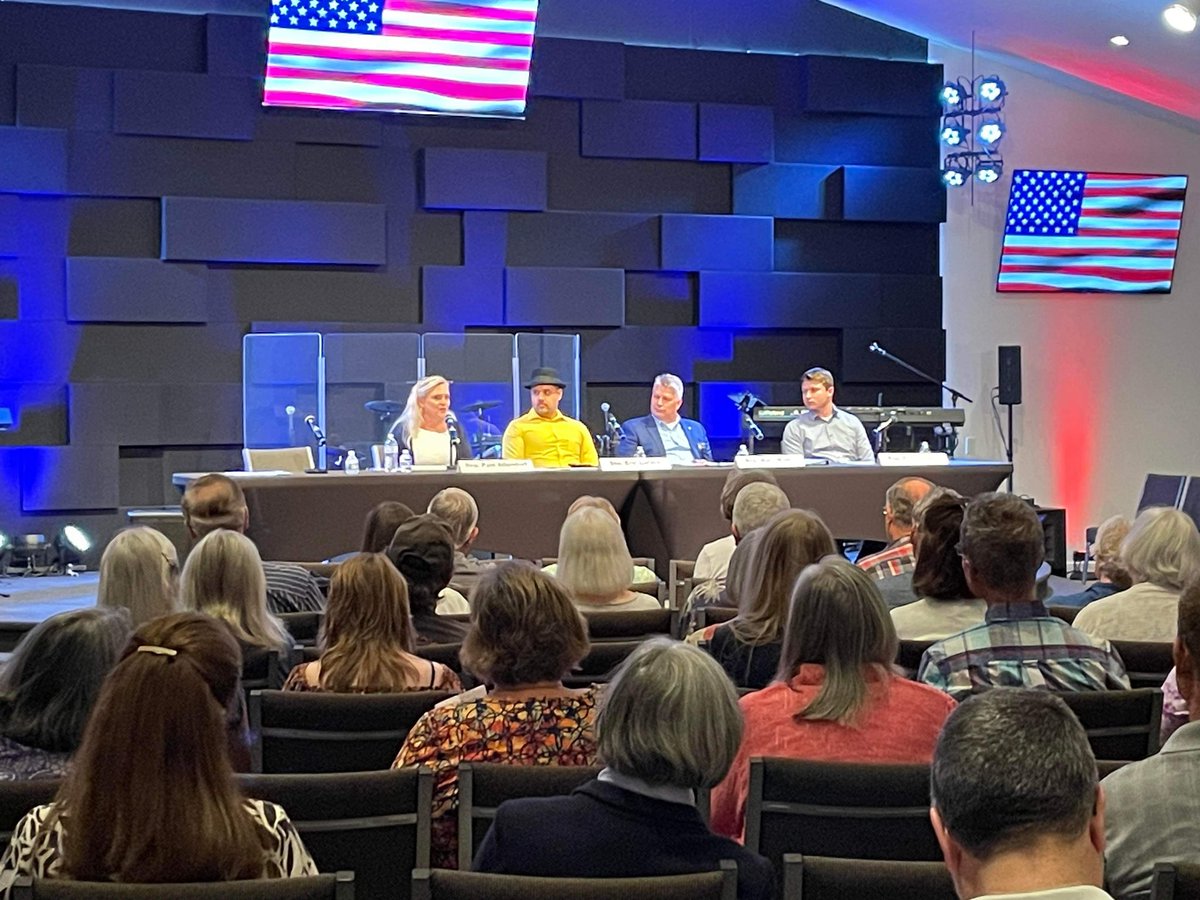 PamAltendorf's tweet image. Thank you Restore MN for organizing this Legislative Update in Lake Elmo! It is very encouraging to see so many people turning out &amp;amp; the high level of public interest!
☑️Get informed
☑️Share information
☑️Bravely speak the truth
#lessgovernment
#MOREFREEDOM
#truthtolight
#saveMN