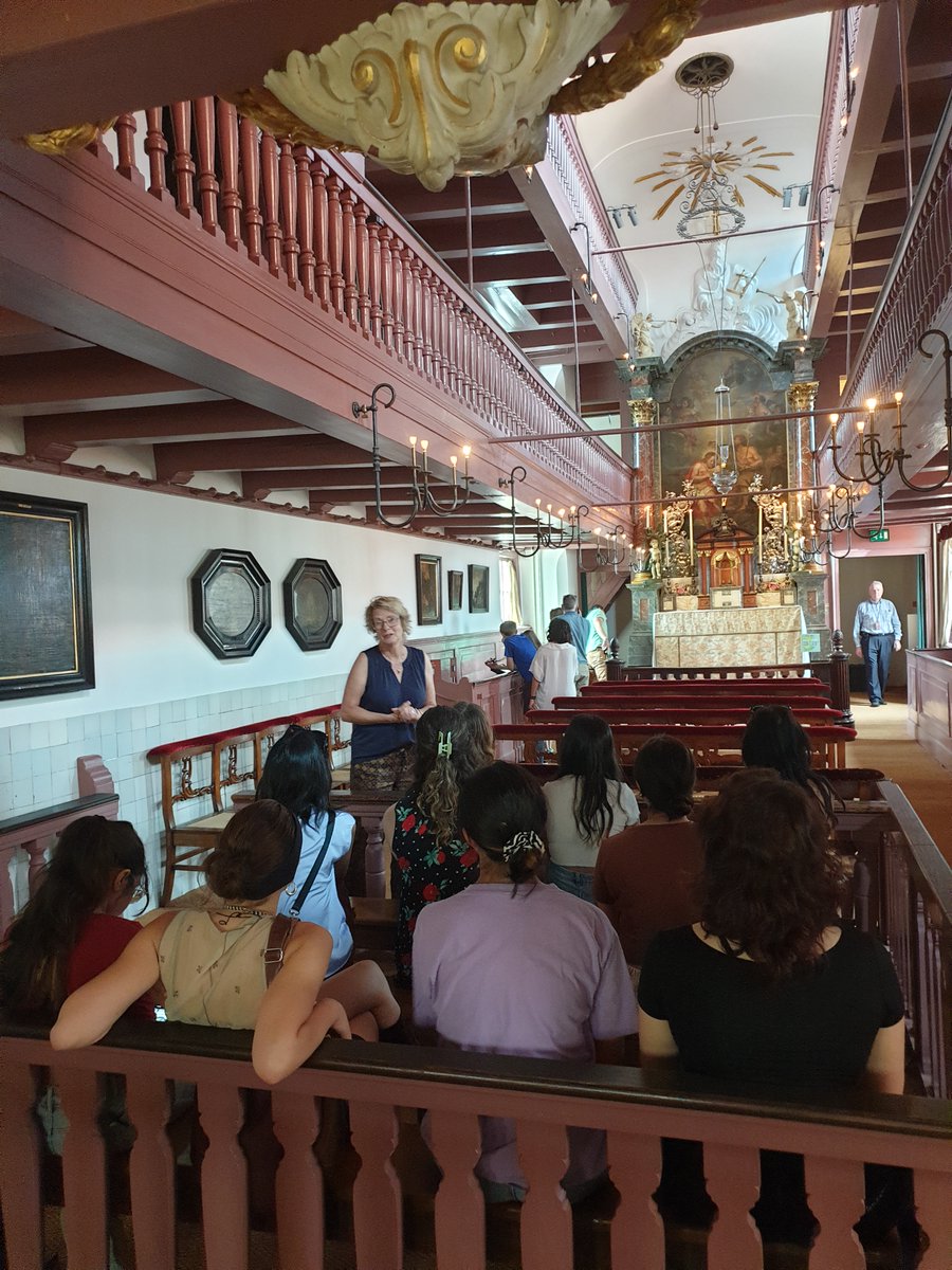 AUC_MLC's tweet photo. The Dutch language courses went on an excursion in Amsterdam yesterday! The A1 groups explored the ‘Museum Ons' Lieve Heer op Solder’. Our tour guide led us through a well-preserved canal house from the 17th century with a completely hidden Catholic church in the attic! https://t.co/fbTpTPGENH