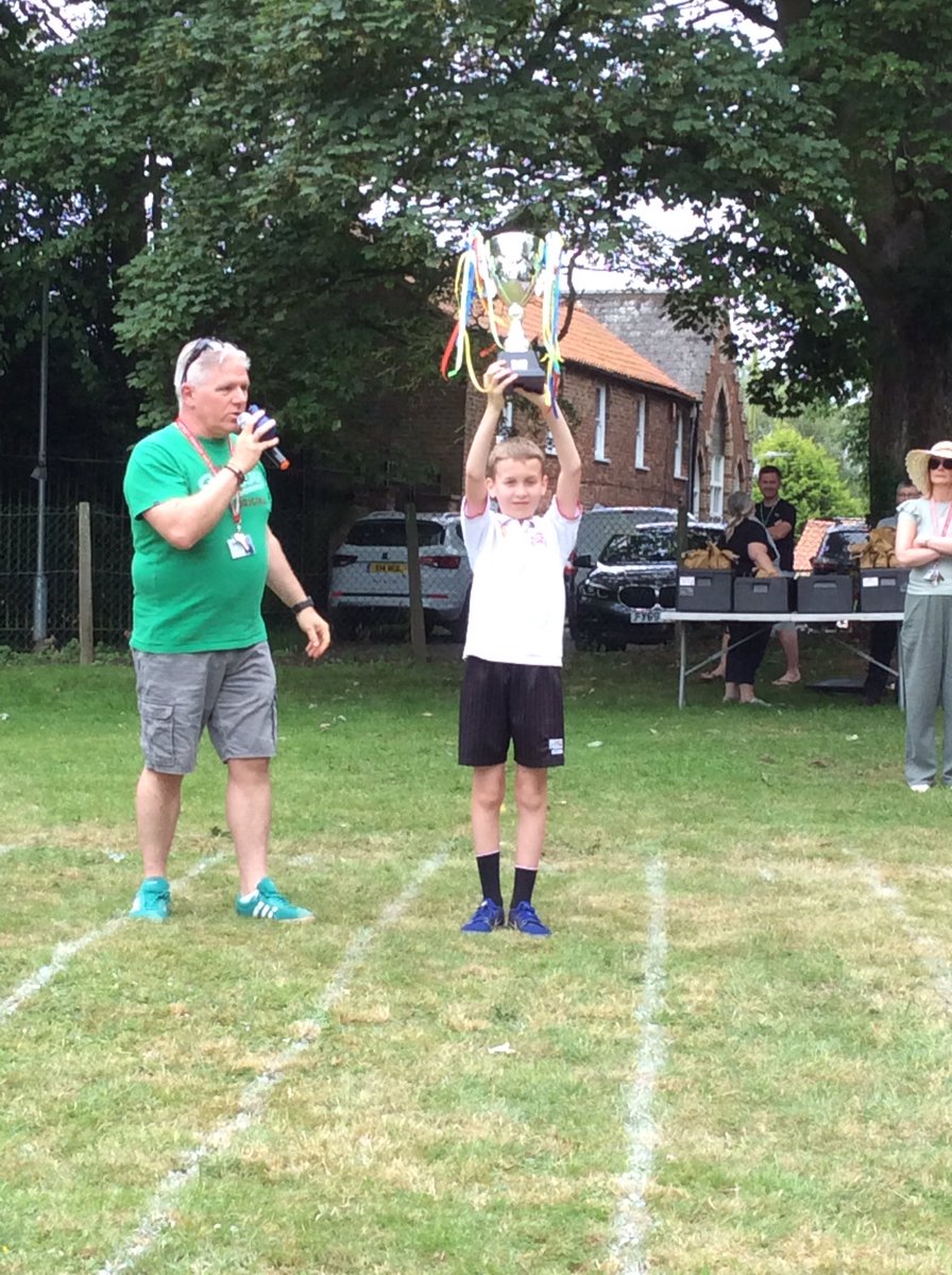 Here we have our Sports Day winnining house... Sir Isaac Newton and their house captain lifting the trophy. 
💛🏆 HUGE CONGRATULATIONS! 💛🏆