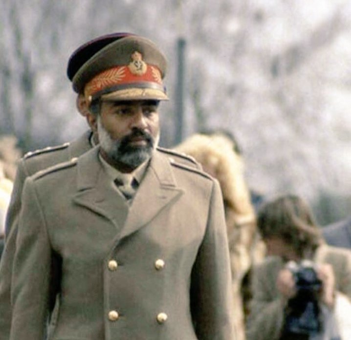 #يوم_عرفه
فة

اللهم اجعل قبره روضة من رياض الجنة.

اللهم أنزله منازل الصديقين والشهداء والصالحين وحسن أولئك رفيقا.

اللهم إنه في ذمتك وحبل جوارك، فقه فتنة القبر، وعذاب النار وأنت أهل الوفاء والحق، فاغفر له وارحمه، إنك أنت الغفور الرحيم.