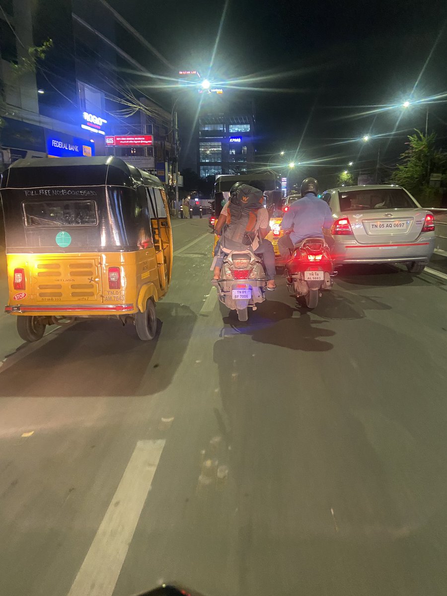Pillion rider without helmet 
Place: Harrington signal 
Date : 27/06/2023
Time : 7:42 

#chennaicitypolice
@ChennaiTraffic