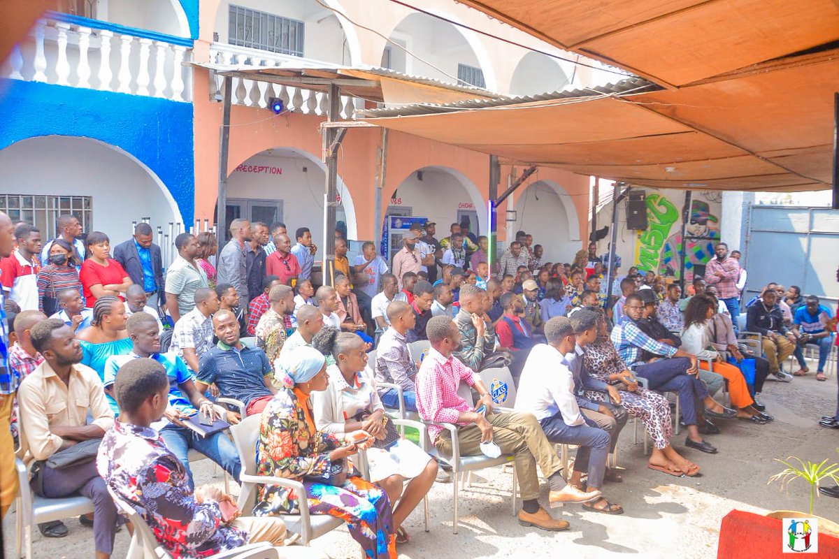 AgapaoDaniel's tweet photo. @AgapaoDaniel,jeune leader et VP d la ligue des jeunes d #UNC de Dr @VitalKamerhe1,et visionnaire de l'ASBL qui porte son Nom,à réuni ce mardi 27 juin,ds la commune de Kinshasa,
les représentants d 22 communes de son ASBL,
pr les remercier de leurs soutiens au palais du peuple. https://t.co/Y5tMGHUkSM