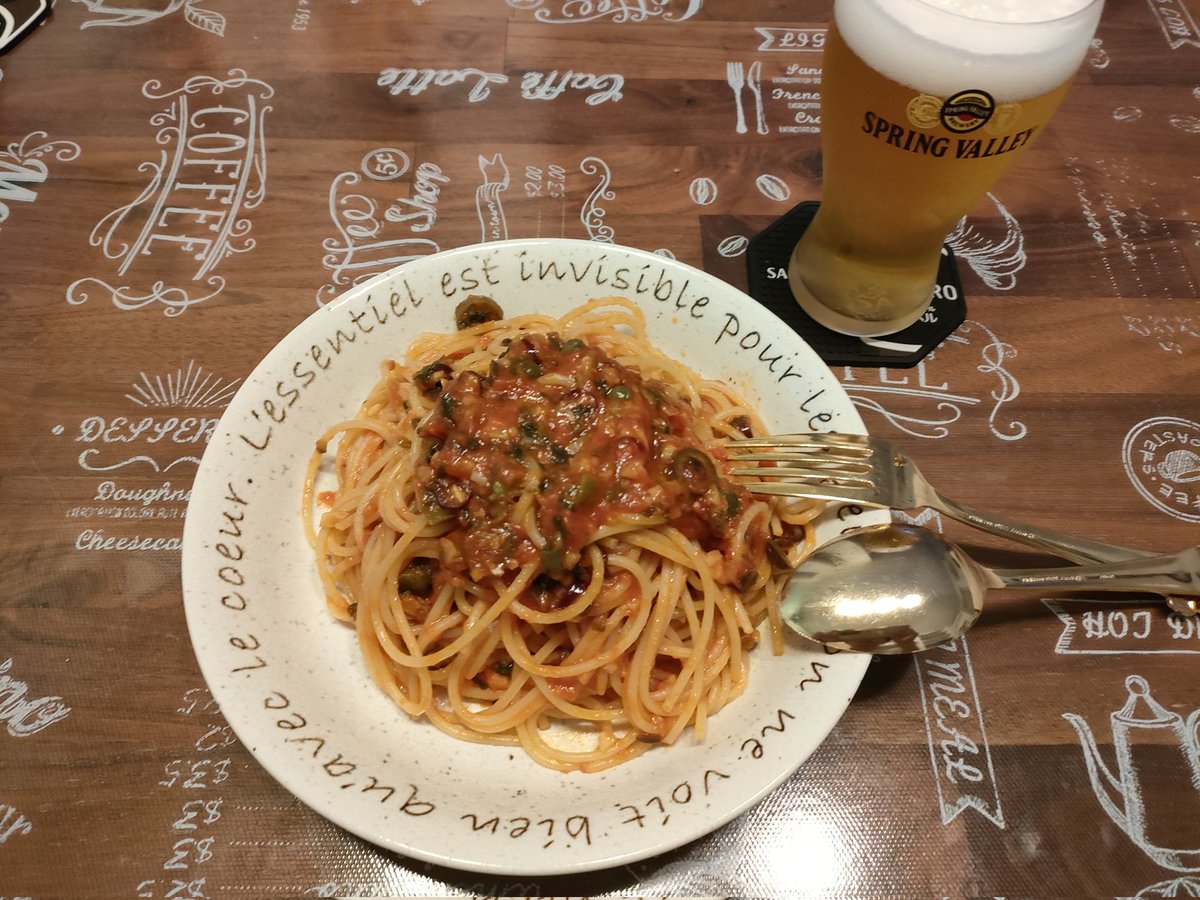 久々に血が騒いで夜中にジャンキーなパスタ作ってしまったぜ🤩
プッタネスカ🍝激ウマ😋