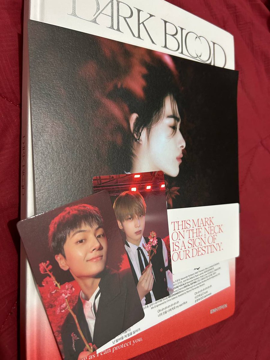 maeumiiyaa's tweet photo. #SeoulStashFeedbacks
#Sabostashed
I RECEIVED MY DARK BLOOD ALBUMS TODAY! AAAAAA everyone came home except Jungwon HUHUHU but still thank you @SeoulStashPH for safely packing it and of course, the accommodating admins. I also love the freebies. 'Til our next transaction โก https://t.co/FcV3UnCUAf