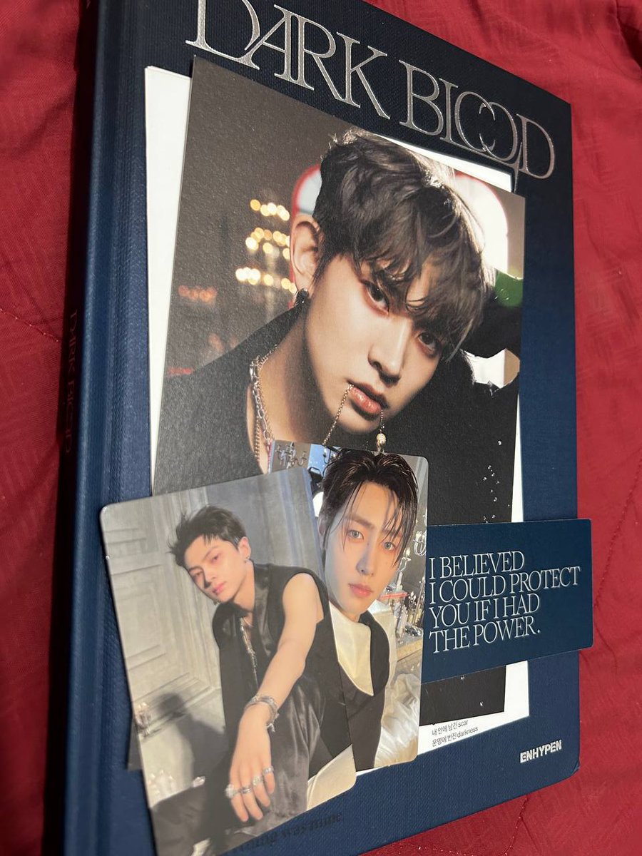 maeumiiyaa's tweet photo. #SeoulStashFeedbacks
#Sabostashed
I RECEIVED MY DARK BLOOD ALBUMS TODAY! AAAAAA everyone came home except Jungwon HUHUHU but still thank you @SeoulStashPH for safely packing it and of course, the accommodating admins. I also love the freebies. 'Til our next transaction โก https://t.co/FcV3UnCUAf