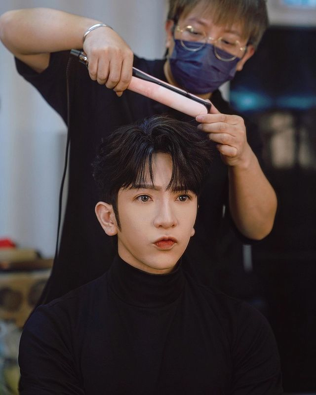 ansonlo_intlfc's tweet photo. Thank you @ghd for once again collaborating with Anson Lo.  We'd love to get all dolled up in GHD's pretty pink gear and contribute to charity at the same time! 👱🏻‍♂️♥️👶🏻 https://t.co/pN4TEvD1Vf
