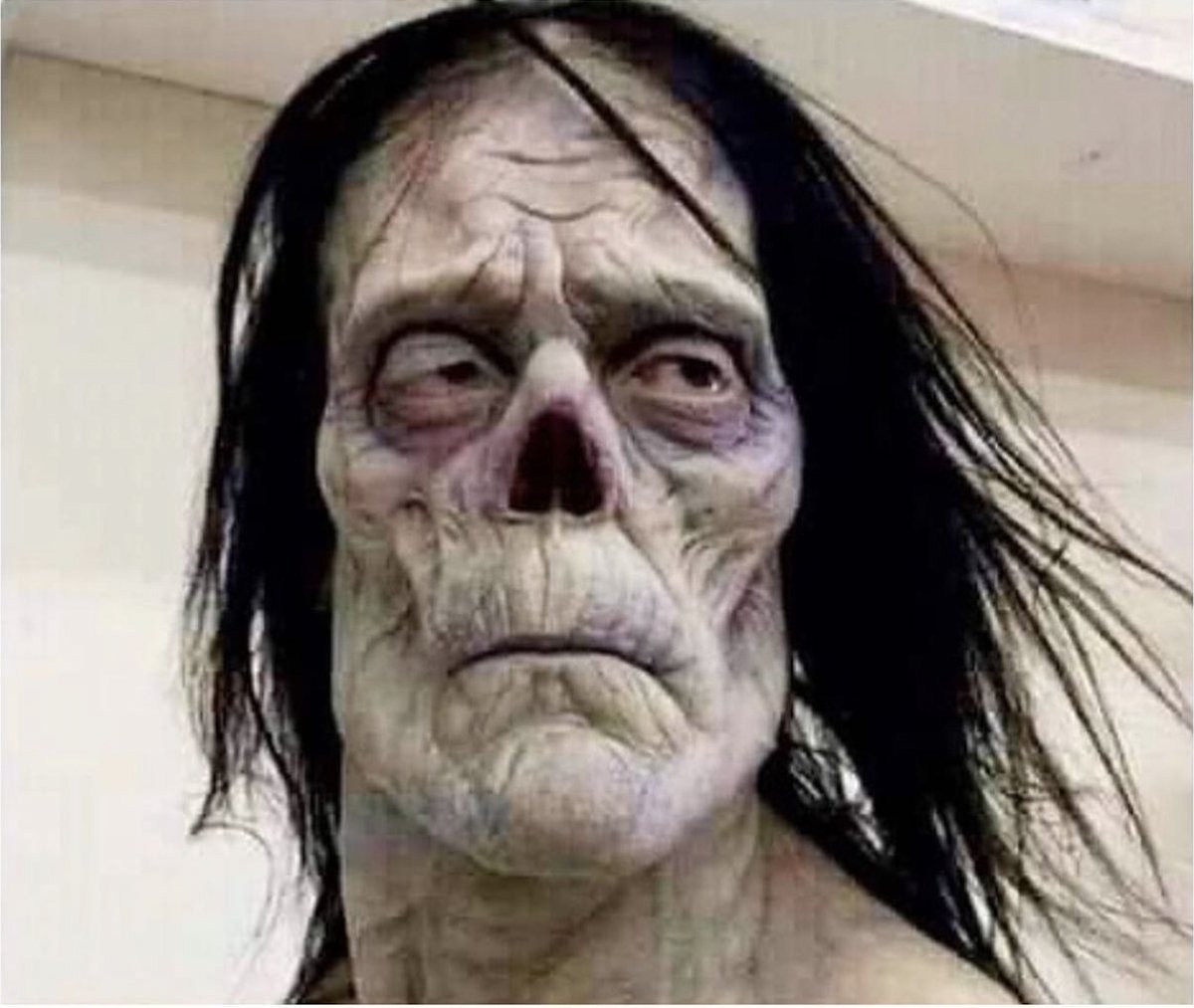 Friend: "Did you get the 6am flight?"
Me: "Yeah, how'd u know x"

#tuesdayvibe