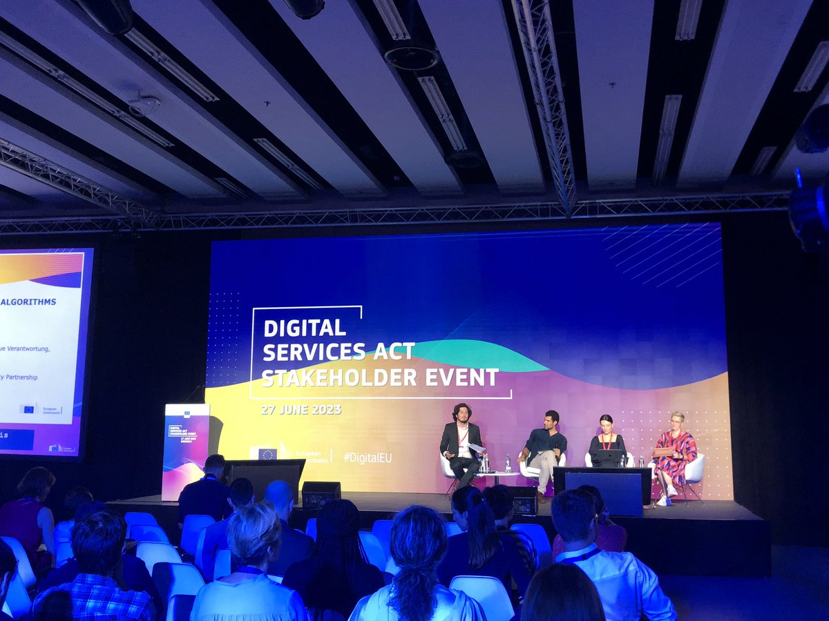 Great 💡 today at the #DSA stakeholder event on societal risks posed by social media platforms and how to assess them, including the #algorithms:
🗝making assessments public;
🗝risks happen at the margins;
🗝showing results of A\B testing;
🗝be specific on risks and context.