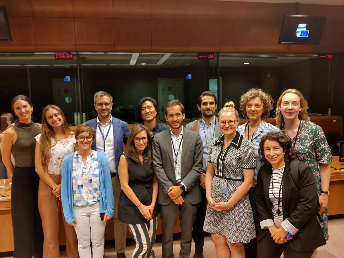 VTrillet_Lenoir's tweet photo. VICTOIRE!

Après des heures de négociation, accord en trilogue sur mon rapport destiné à renforcer la protection des travailleurs contre l'amiante. C'est une étape clé pour vaincre le cancer en🇪🇺

Merci à @dragos_pislaru et l'équipe de négociation du Parlement pour leur soutien! https://t.co/SdZm9M7DEJ