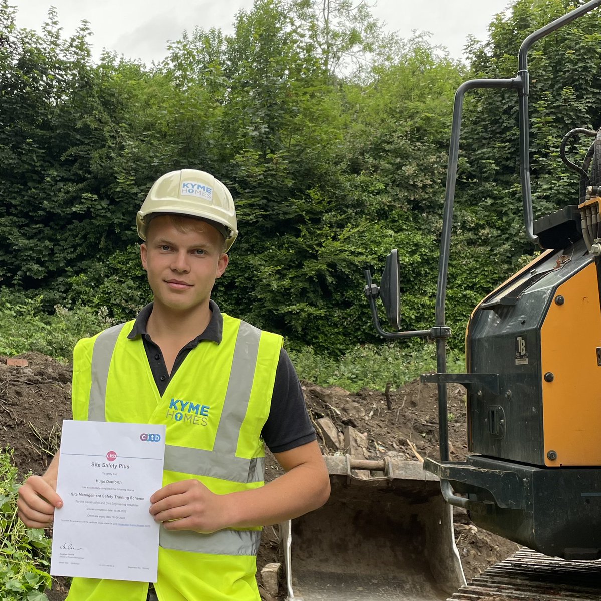 kymerealestate's tweet photo. Congrats Hugo (our apprentice site supervisor) for successfully completing his CITB Site Management Safety Training Scheme course (SMSTS) 👏. Great timing too, as we get underway with our newest site - just two 5-bed contemporary exec homes in the leafy suburb of Meanwood, Leeds https://t.co/YYeMSSQpYZ